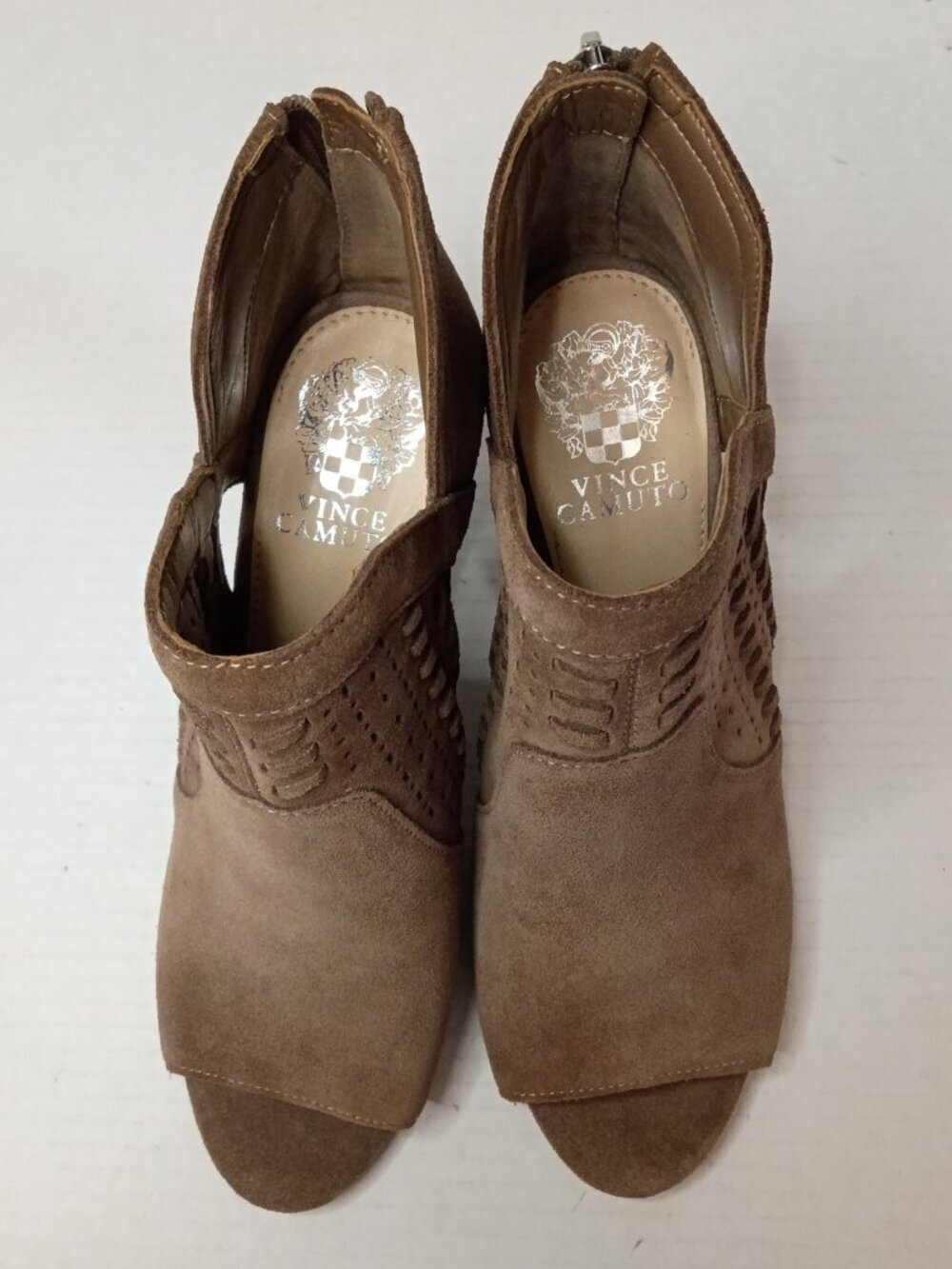 Vince Camuto Taupe Suede Cutout Peep Toe Booties Women's Size 8M